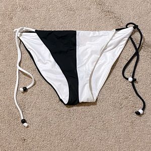 VICTORIA SECRET BLACK AND WHITE BOTTOMS